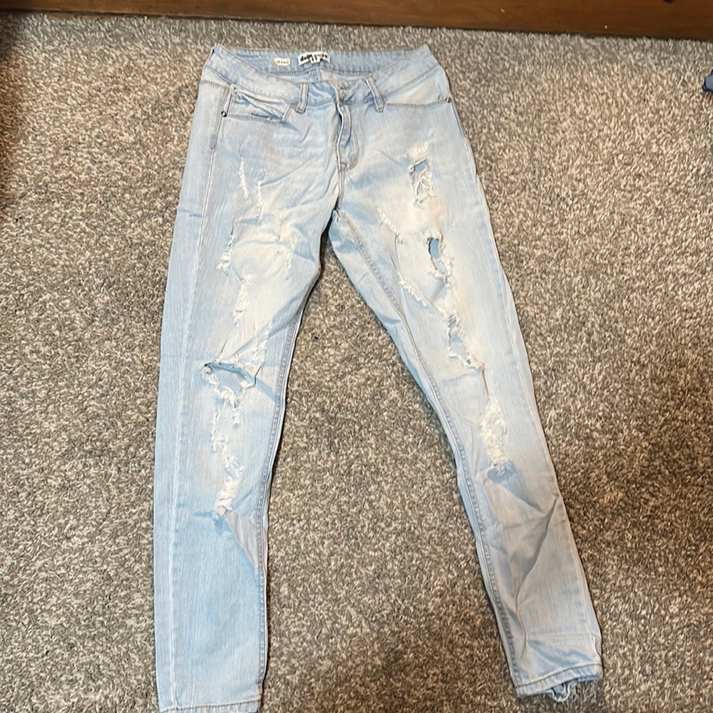 Light wash skinny jeans